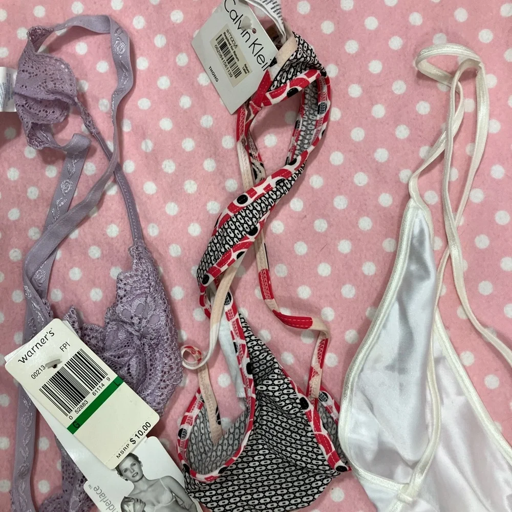 3 Thongs NEW